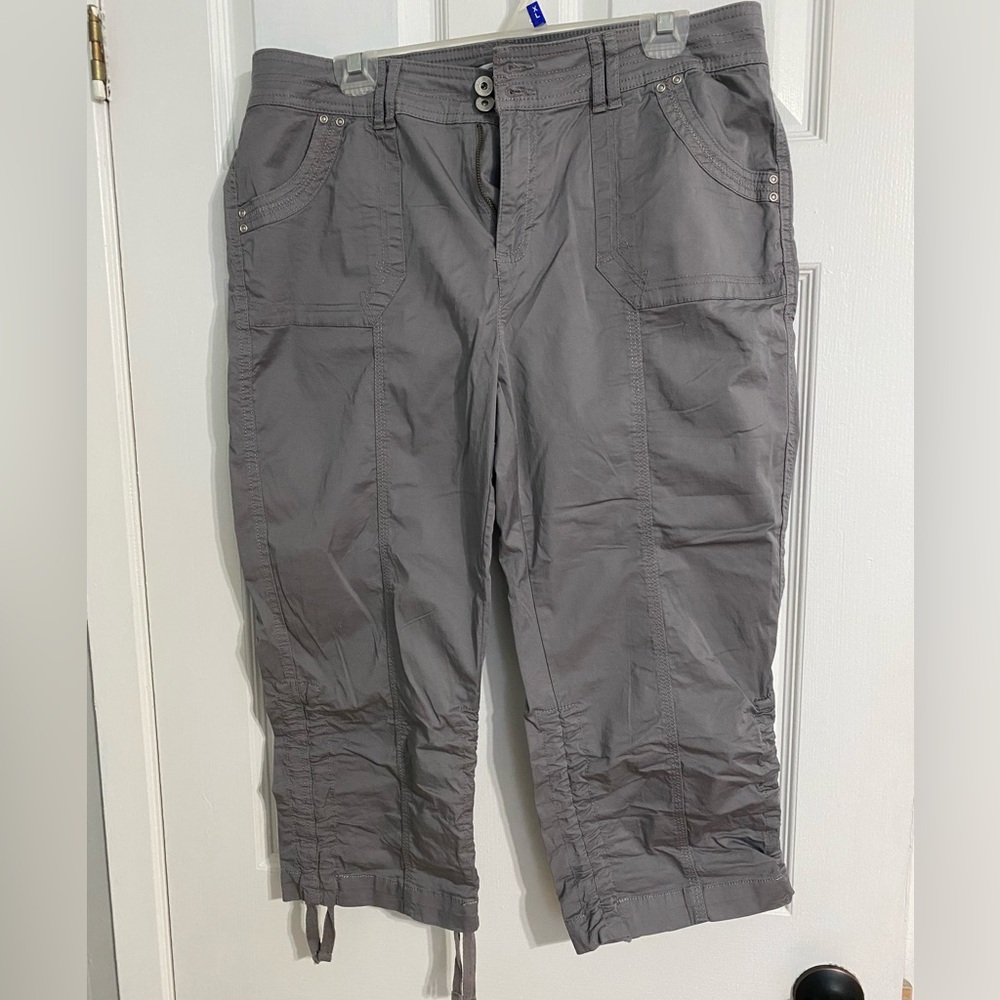 Ricki’s capris pants 12
